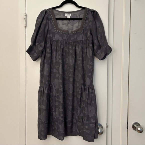 Lucca Dresses & Skirts - Lucca Short Sleeve Drop Waist Dress Shell in Gray Textured Pattern (Size Large)